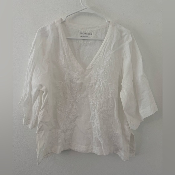 karyn seo Tops - Karyn Seo Roxy Tonal Floral Embroidered V-Neck Linen Elbow Sleeve Boxy Top Small